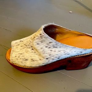 Cowhide mule sandals
